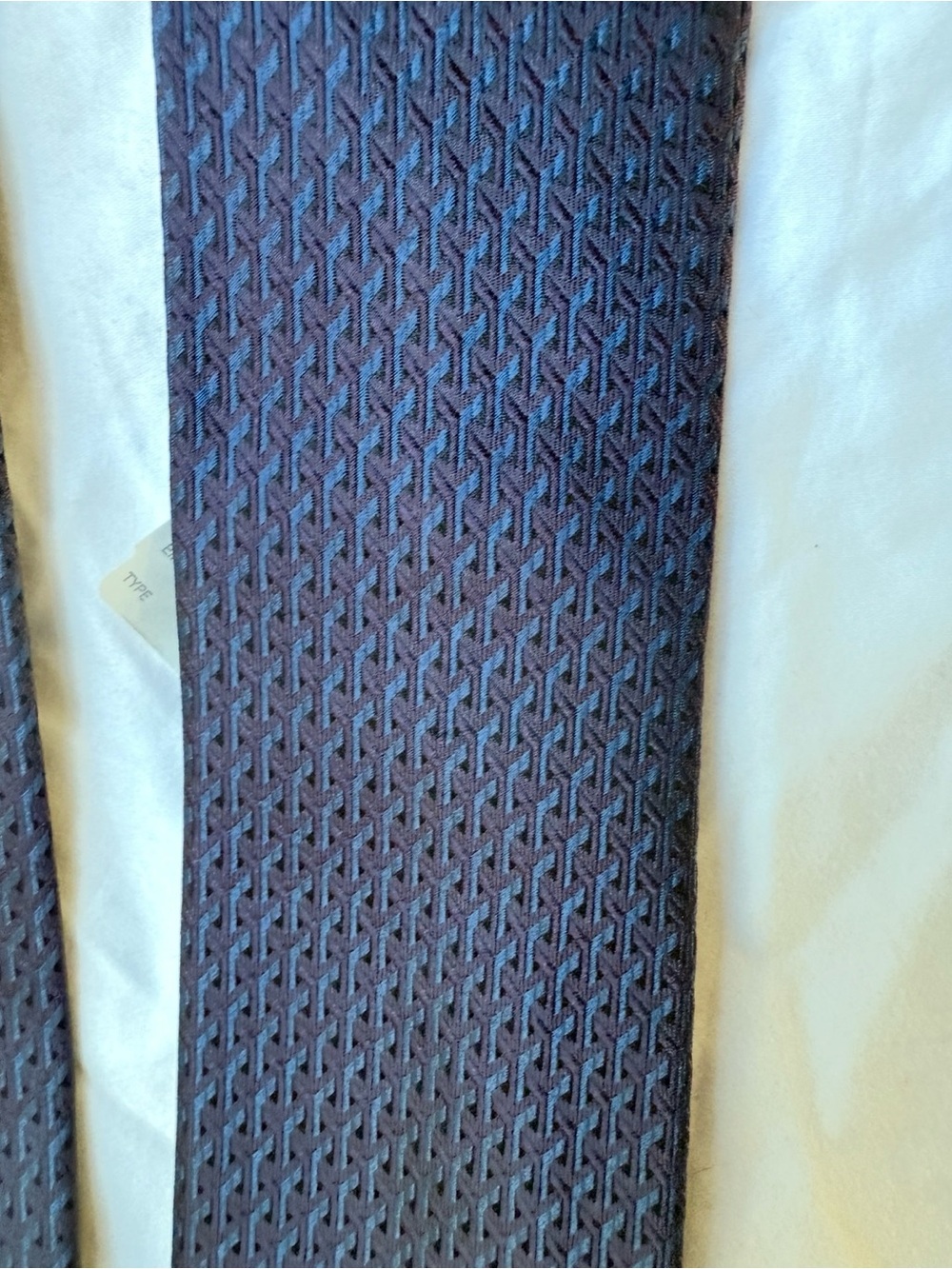 NWT Brioni 100% Silk tie made in Italy navy blue Geometric Neiman Marcus $230